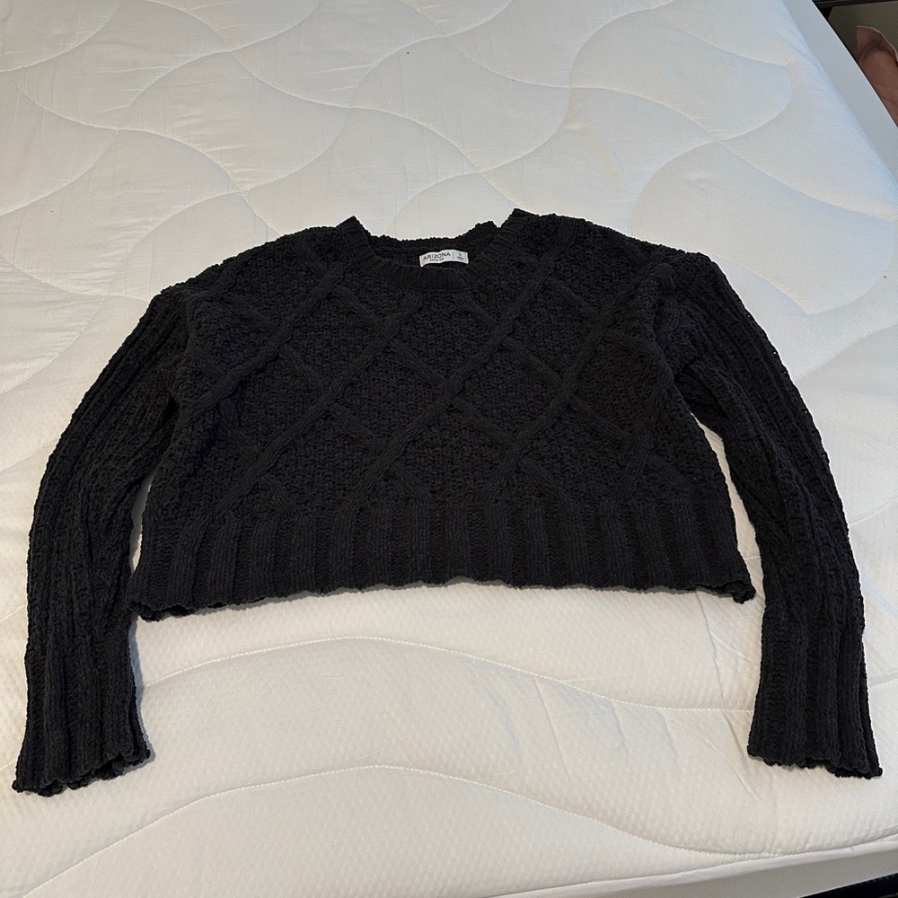 Arizona Jean Company Black Crew Neck Sweater